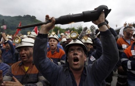 345860_des-mineurs-de-charbon-espagnols-manifestent-a-langreo-dans-le-nord-le-18-juin-2012