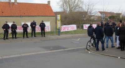 Calais: Les fascistes se mobilisent contre les squatteurs.