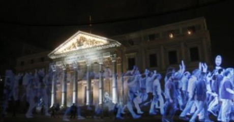 Des milliers d’hologrammes pour protester contre le gouvernement espagnol