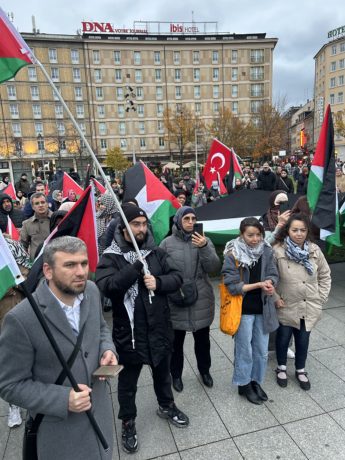 Gaza-Strasbourg 2 à 300 personnes au rassemblement place de la gare à Strasbourg